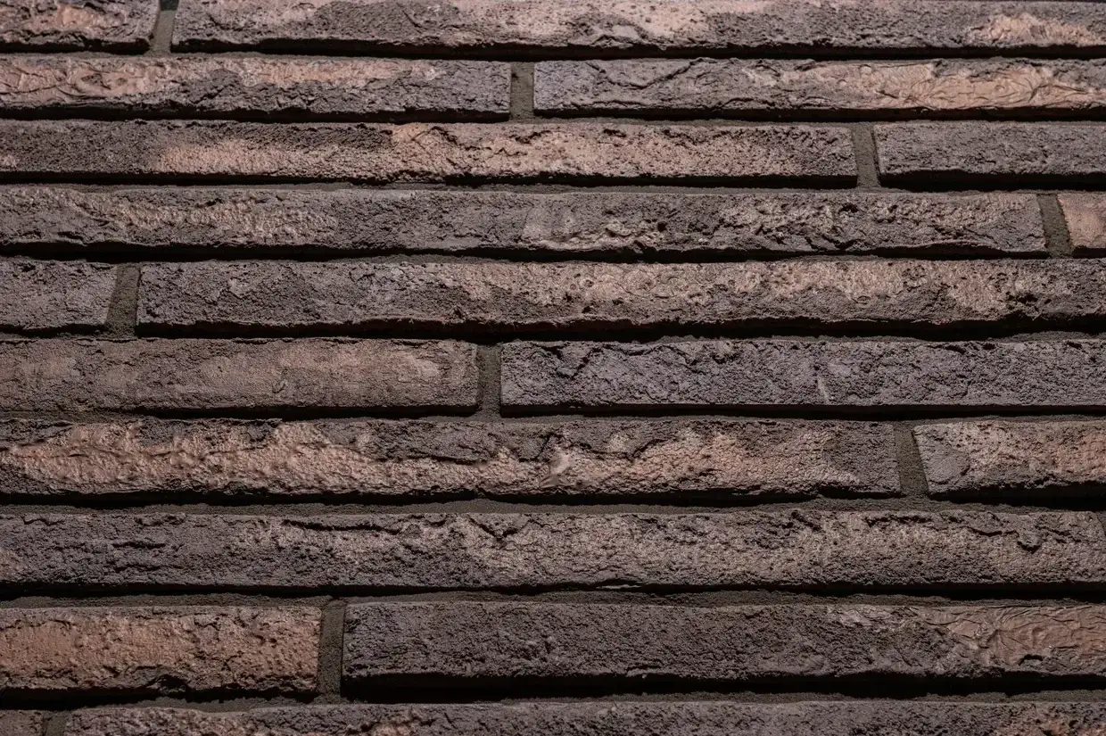 Фасадна плитка Loft Brick Rockface 543 бордовий ригель, фото 2
