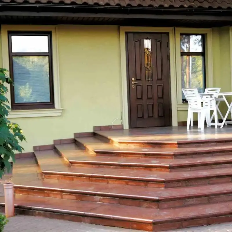 Пристінний елемент Класичні 325×150×40 дробоструминна ваніль (оброблений) — ганок будинку з поліруваними сходами Імперіал