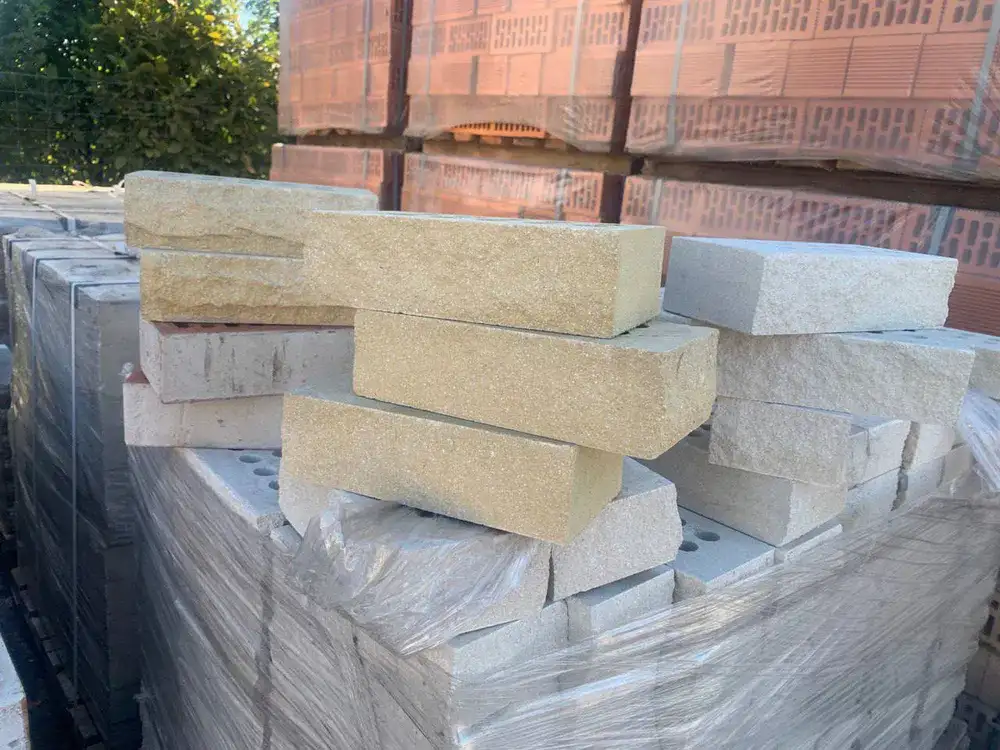 Цегла гіперпресована Еліт Брік колота порожниста (жовта) 250×100×65 мм