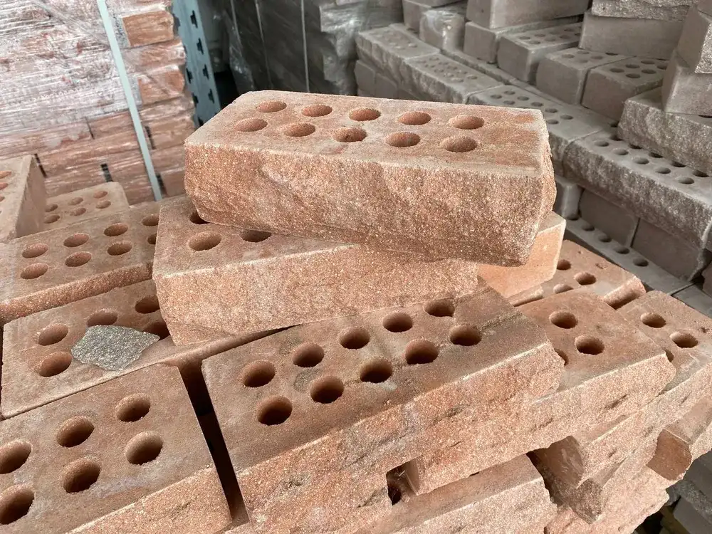 Цегла гіперпресована Еліт Брік скеля порожниста (червона) 250×100×65 мм